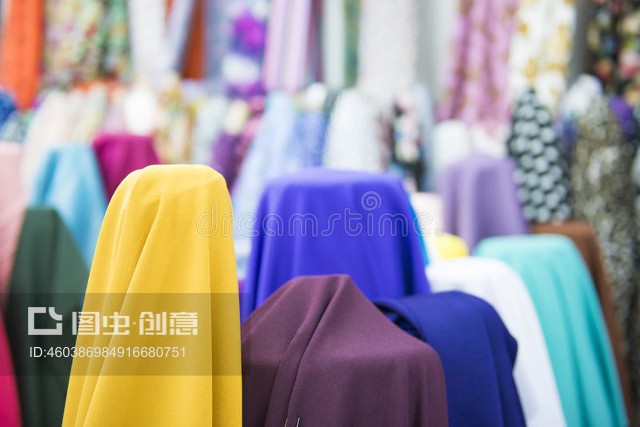 繽紛織物，品質生活 商店中的紡織品與遮篷選購指南